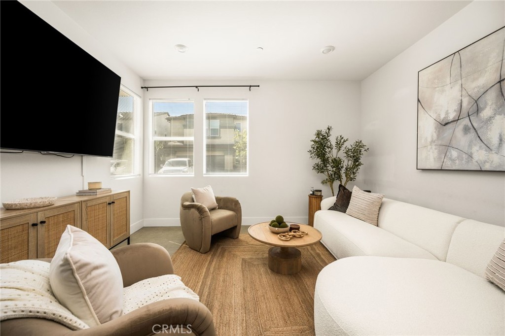 24557 Sonieta Court Property Photo 8