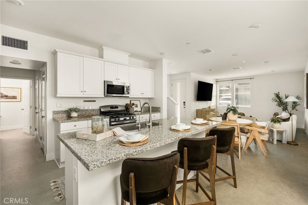 24557 Sonieta Court Property Photo 16