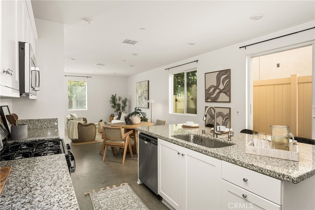 24557 Sonieta Court Property Photo 17