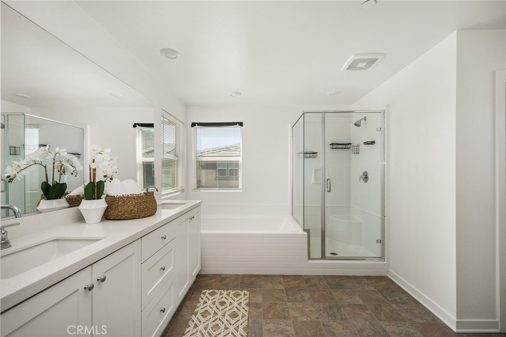 24557 Sonieta Court Property Photo 23