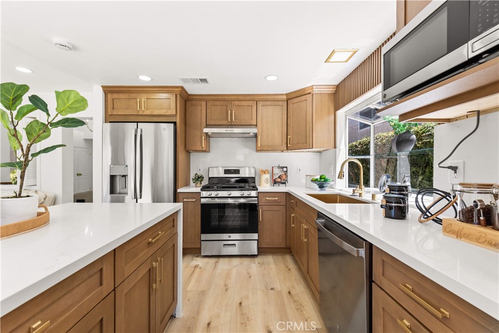 24826 Oxford Property Photo 17