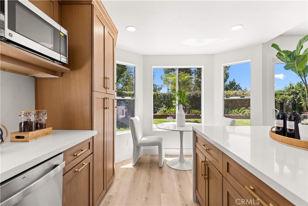 24826 Oxford Property Photo 18
