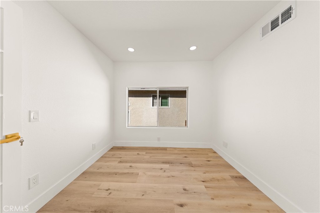 24826 Oxford Property Photo 31