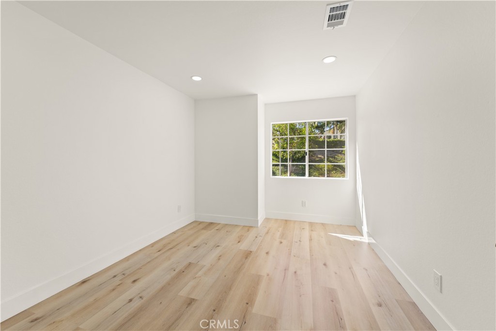 24826 Oxford Property Photo 32