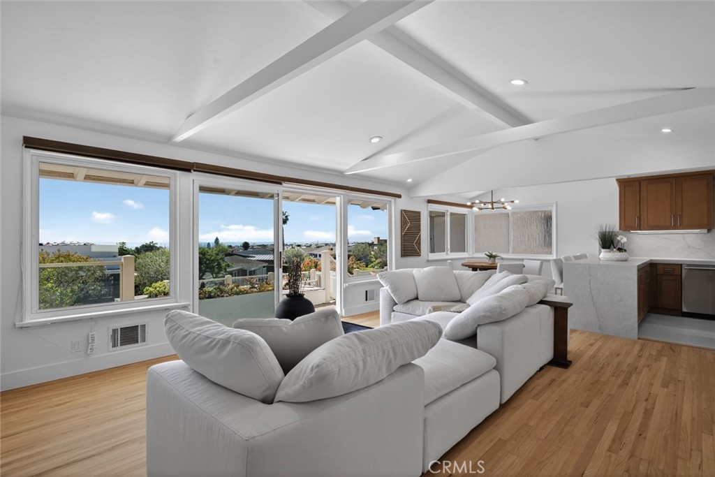 428 Cabrillo Property Photo 6