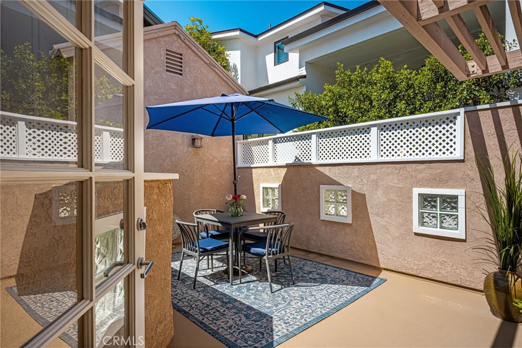 506 1/2 Acacia Property Photo 11