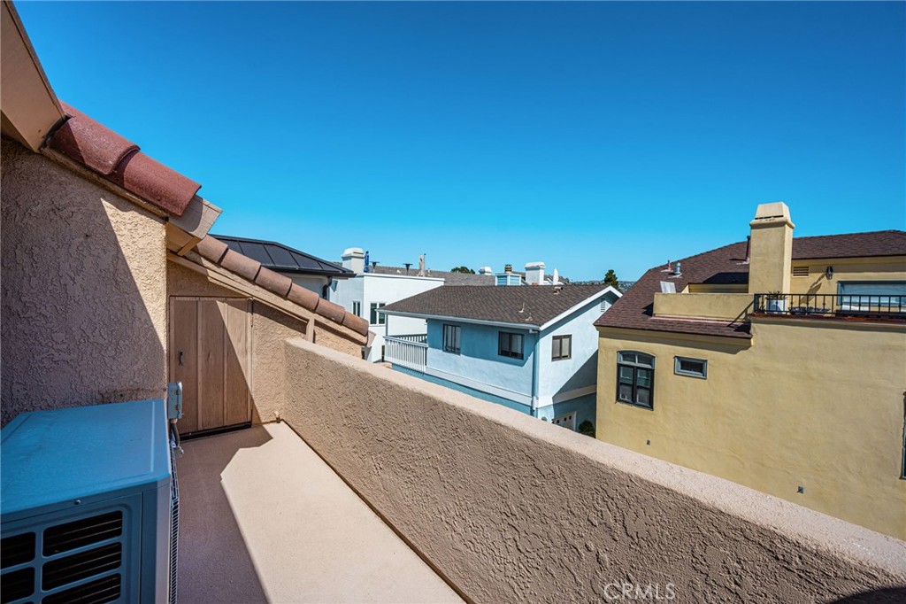 506 1/2 Acacia Property Photo 33