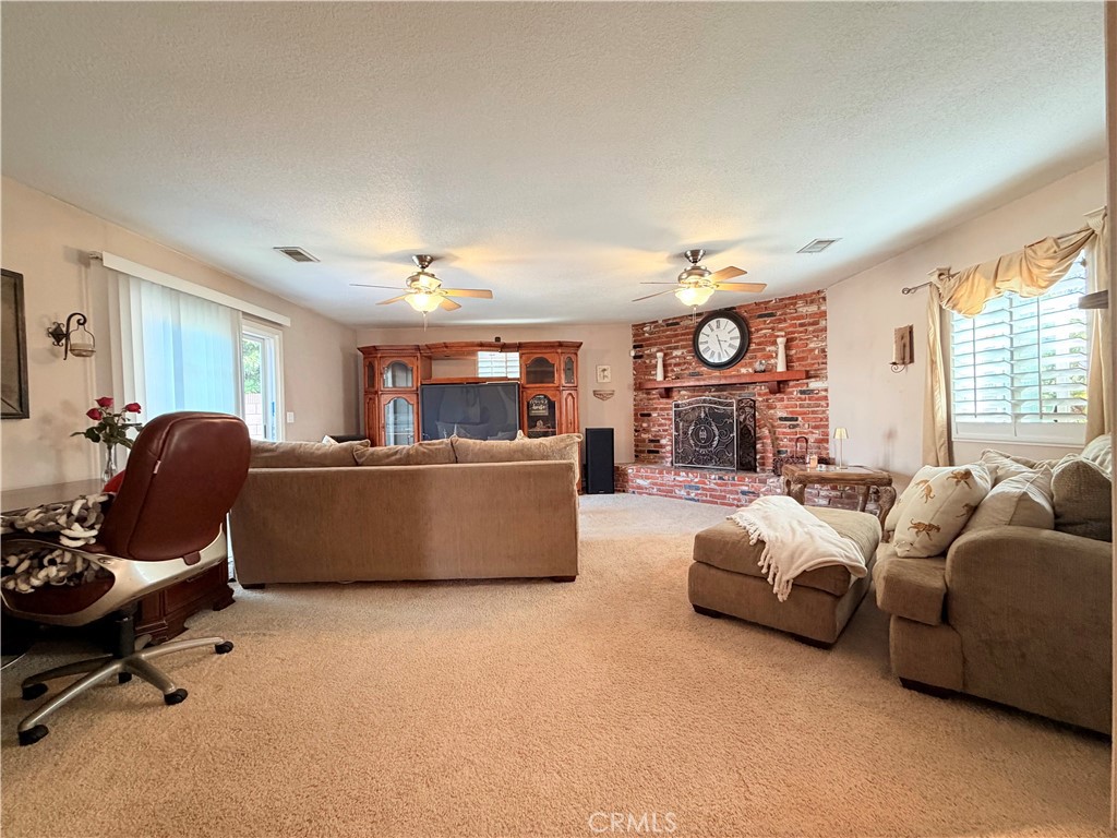 11634 Singleton Drive Property Photo 9