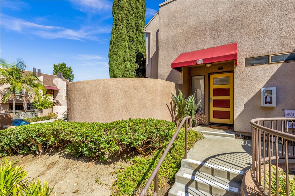 25761 Le Parc 23 Property Photo 1