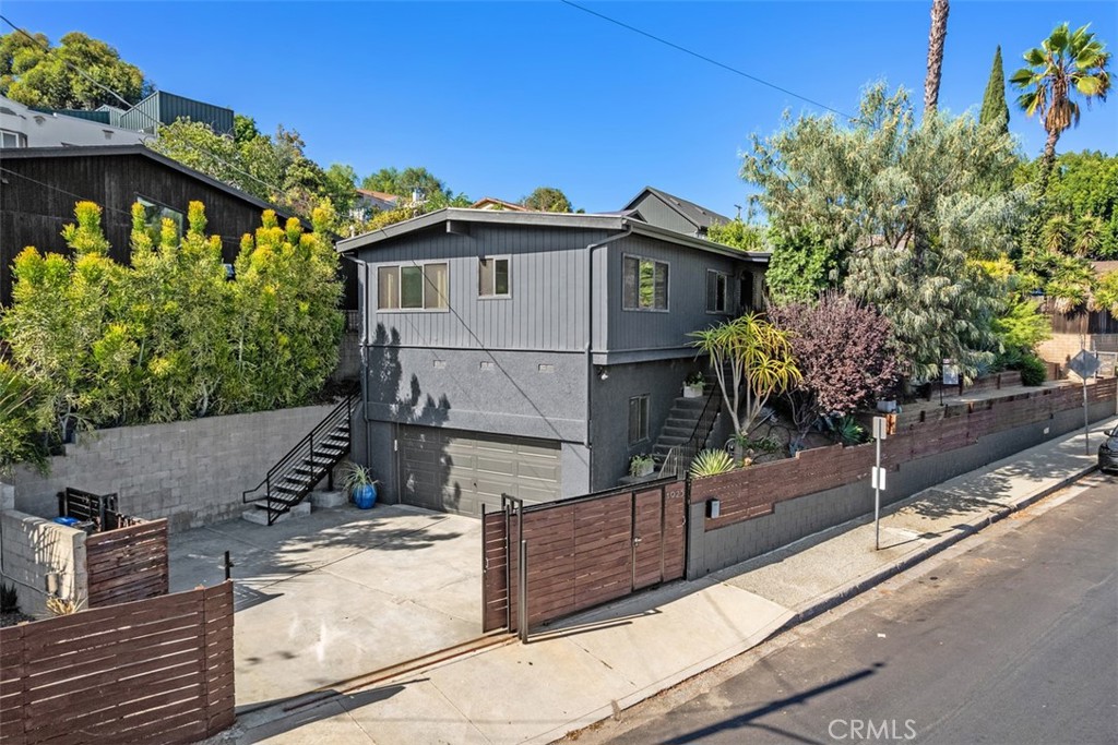 1925 Waterloo Property Photo 3