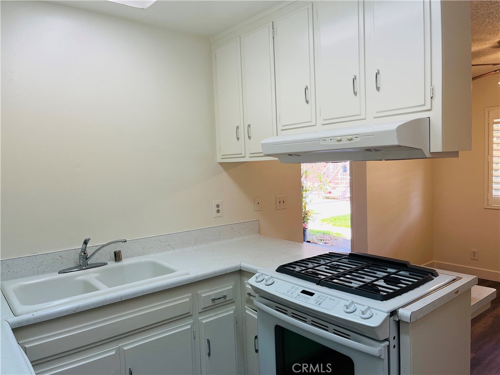 7612 Amazon 2 Property Photo 2