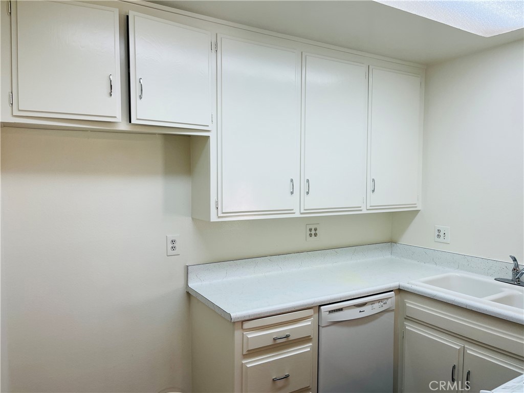 7612 Amazon 2 Property Photo 13