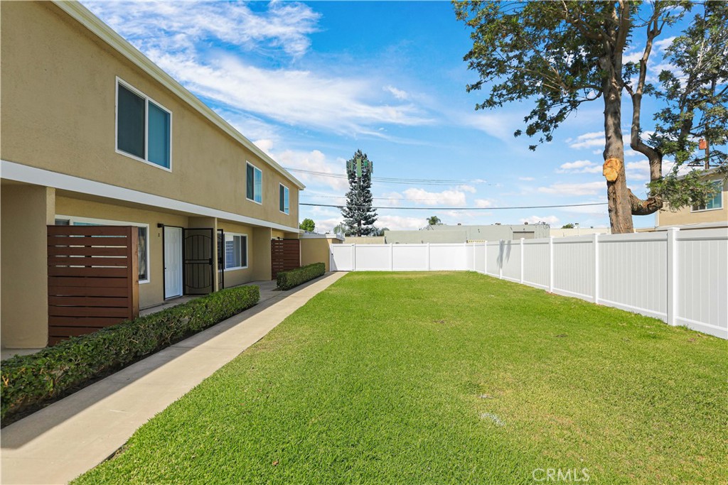 2937 Mendoza C Property Photo 2