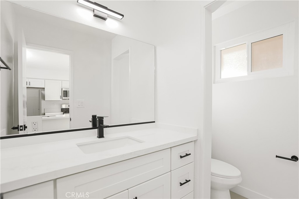 2937 Mendoza C Property Photo 4