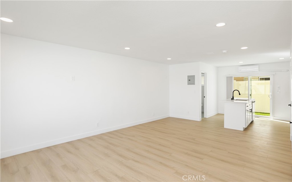 2937 Mendoza C Property Photo 11