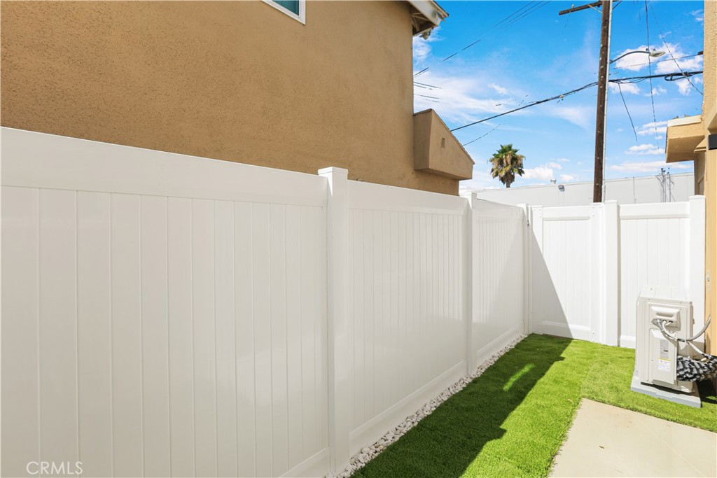 2937 Mendoza C Property Photo 25