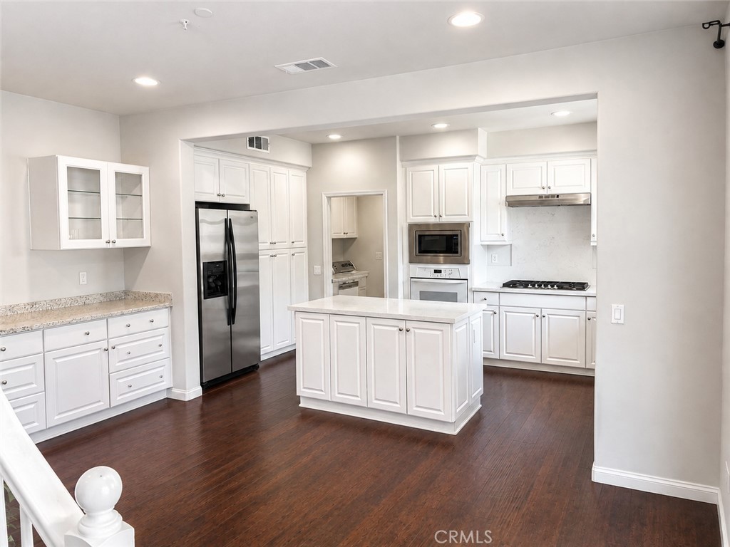 15563 Jasmine Place Property Photo 3
