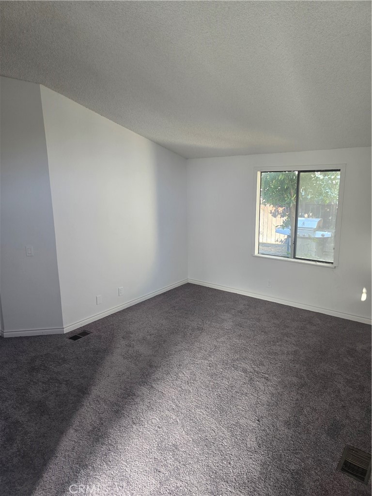 140 W Pioneer Ave 47 Property Photo 6