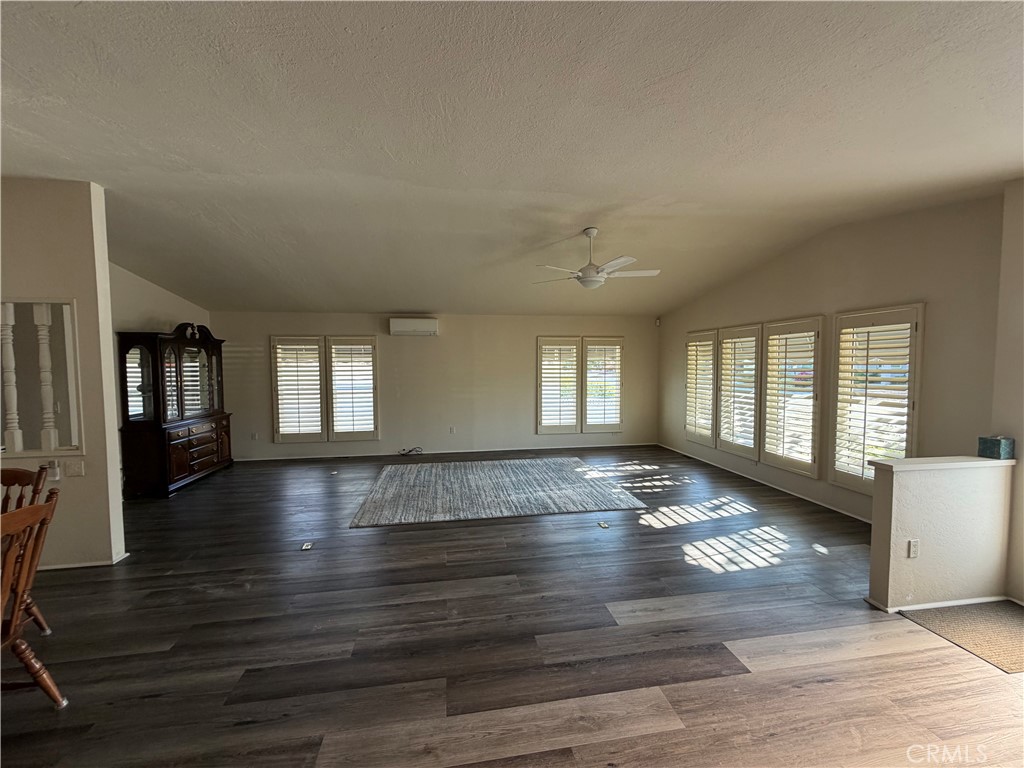 74406 Mercury Circle E Property Photo 5