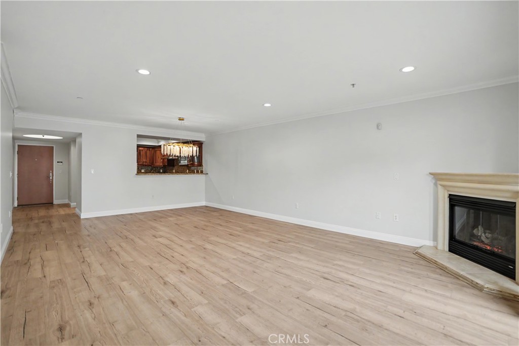 1878 Greenfield Avenue 204 Property Photo 8