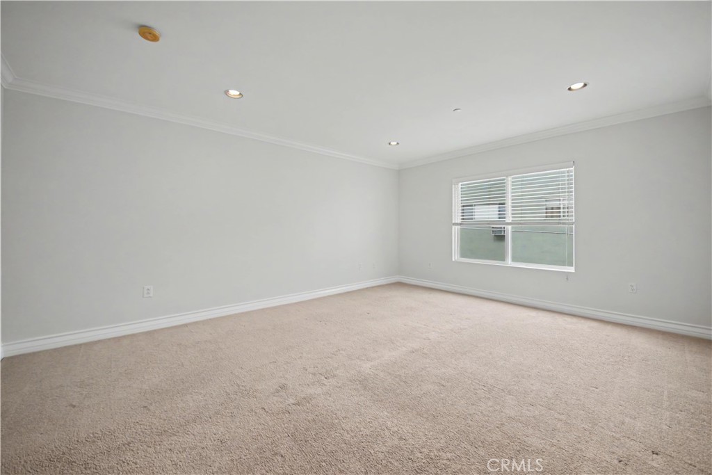 1878 Greenfield Avenue 204 Property Photo 16