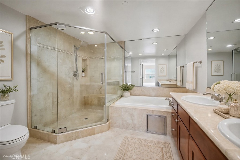 1878 Greenfield Avenue 204 Property Photo 21