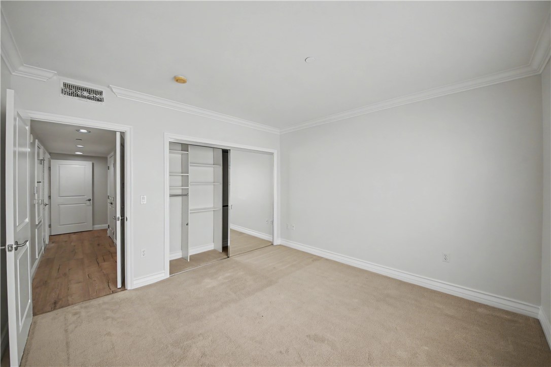 1878 Greenfield Avenue 204 Property Photo 26