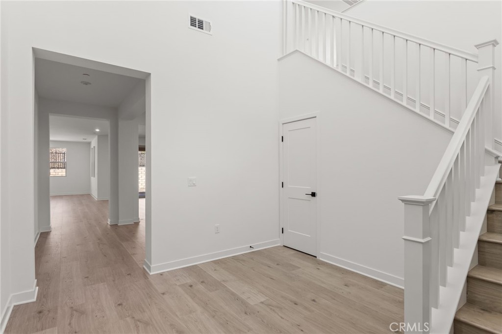 1381 Amanda Glen S Property Photo 8