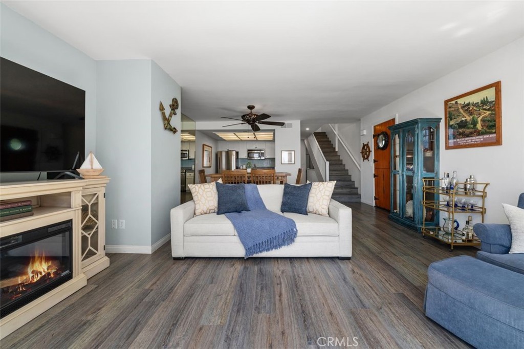 2430 Glenneyre Property Photo 5