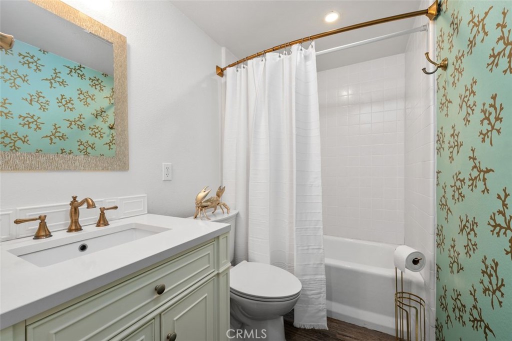 2430 Glenneyre Property Photo 16