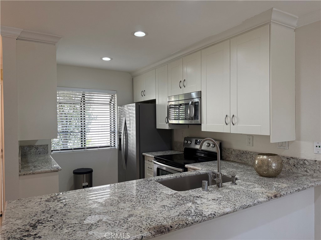 252 Pineview Property Photo 3