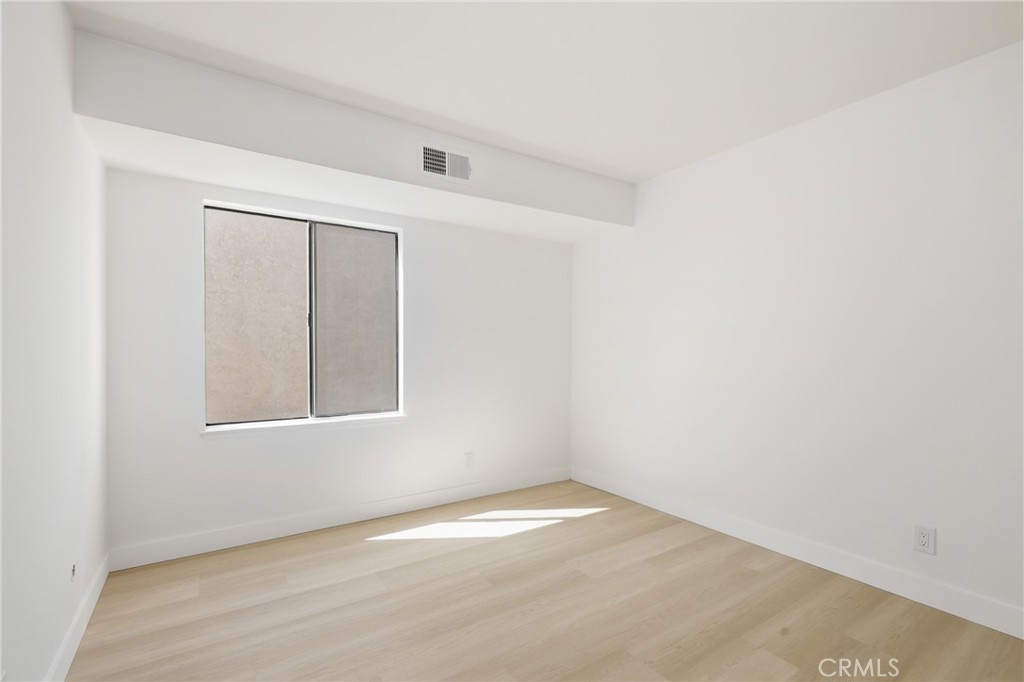 700 W 3rd Street A209 Property Photo 17