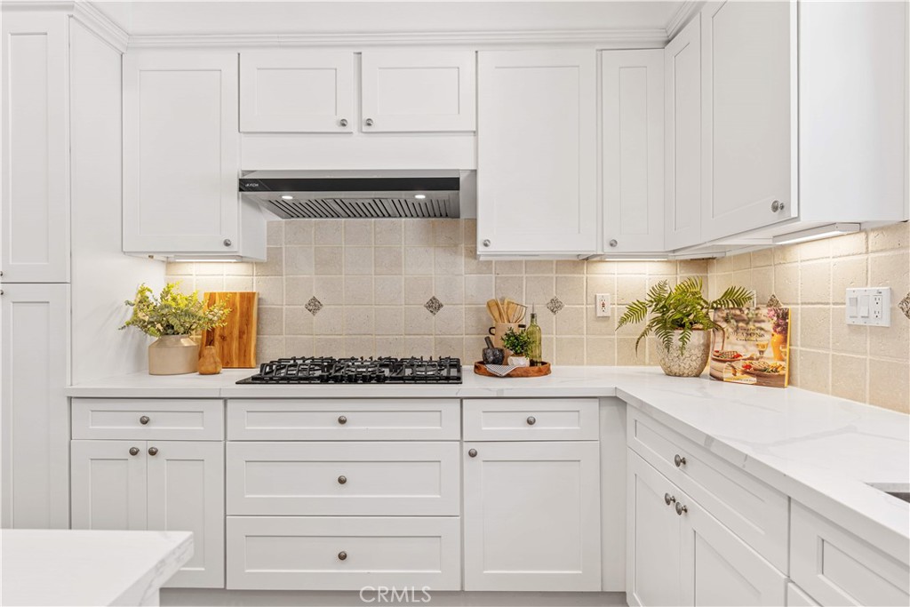 1 Sommerville Pl Property Photo 15