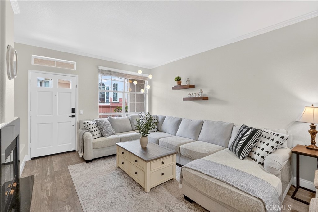 1027 S Stresa Property Photo 3