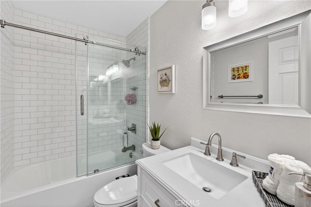 1027 S Stresa Property Photo 10