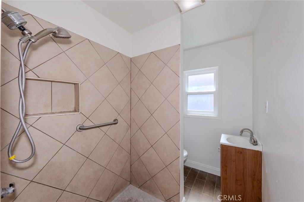 10318 Loch Lomond Property Photo 4