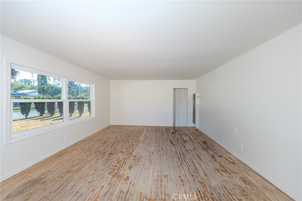 10318 Loch Lomond Property Photo 9