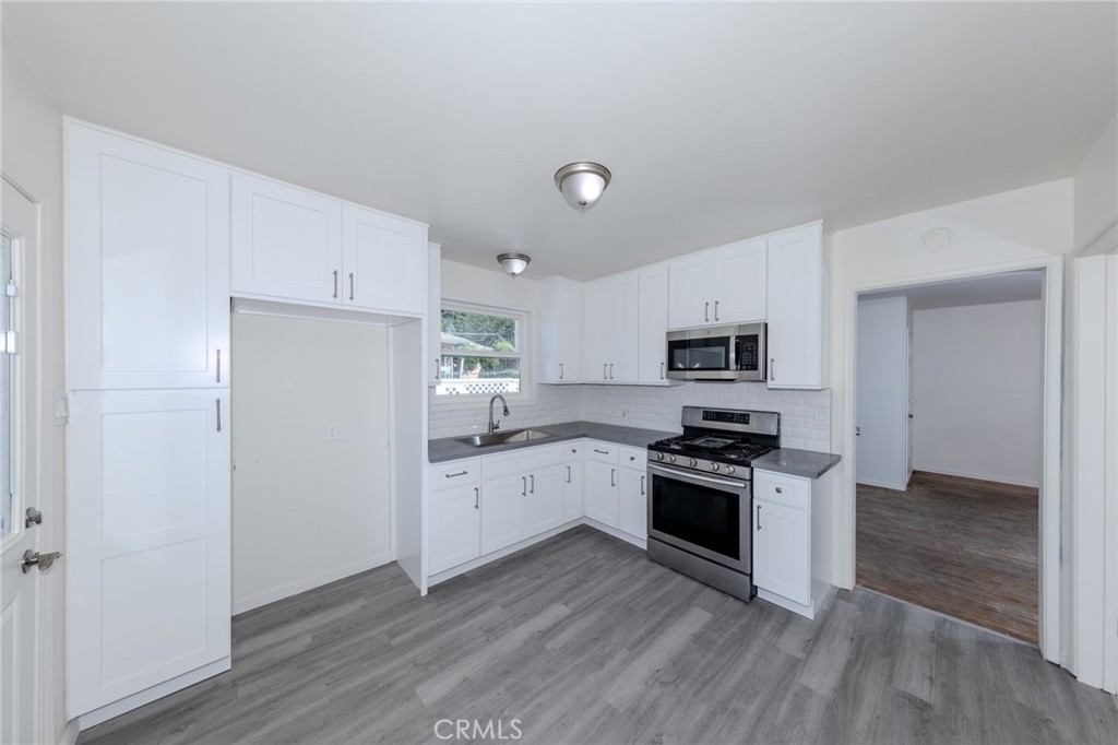 10318 Loch Lomond Property Photo 14