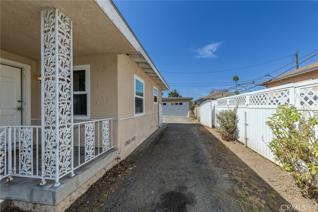 10318 Loch Lomond Property Photo 20