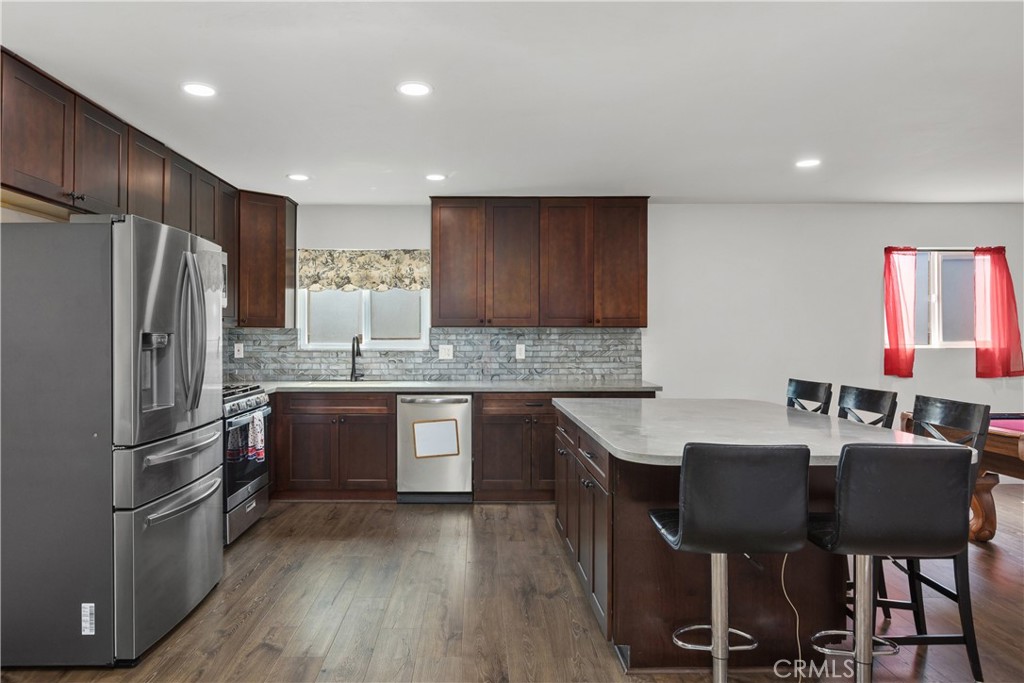 711 Arthur Property Photo 5