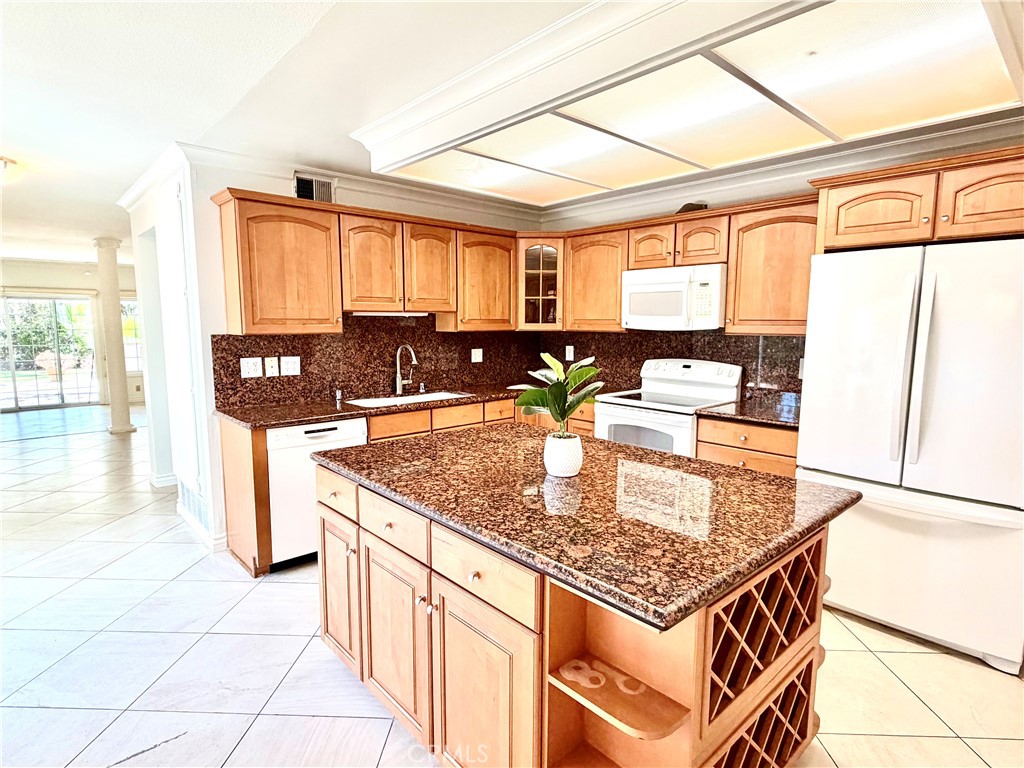 22661 Spring Lake Lane Property Photo 3