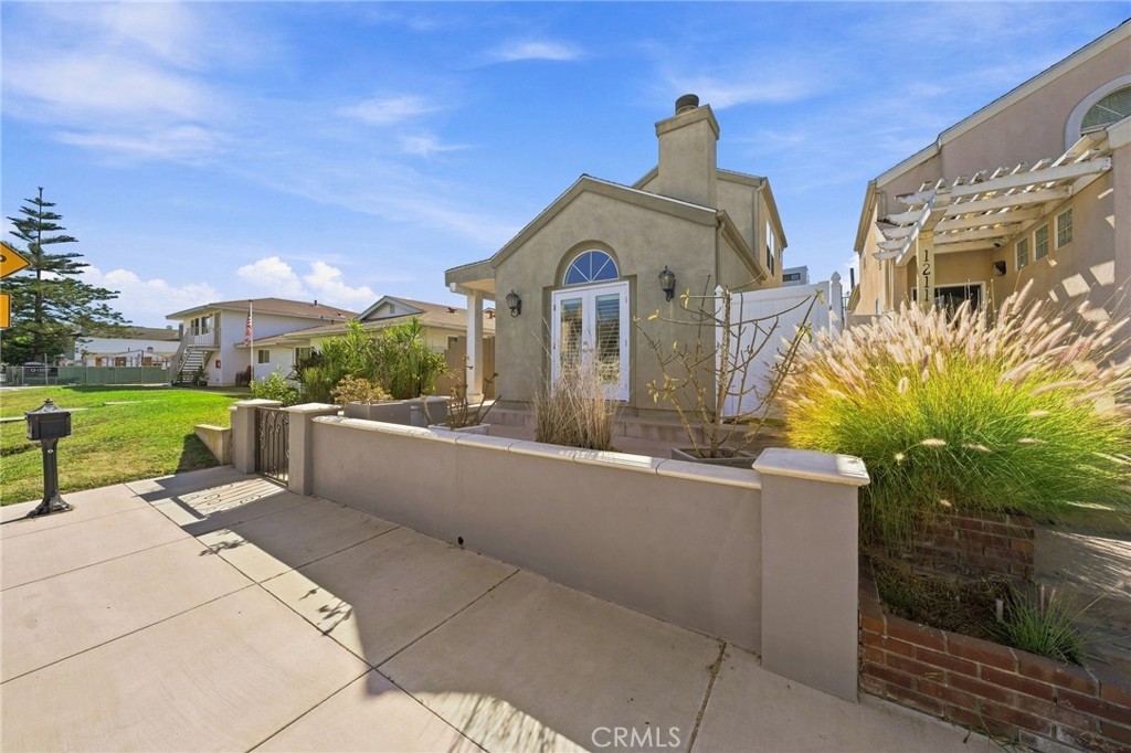 1209 Huntington Street Property Photo 7