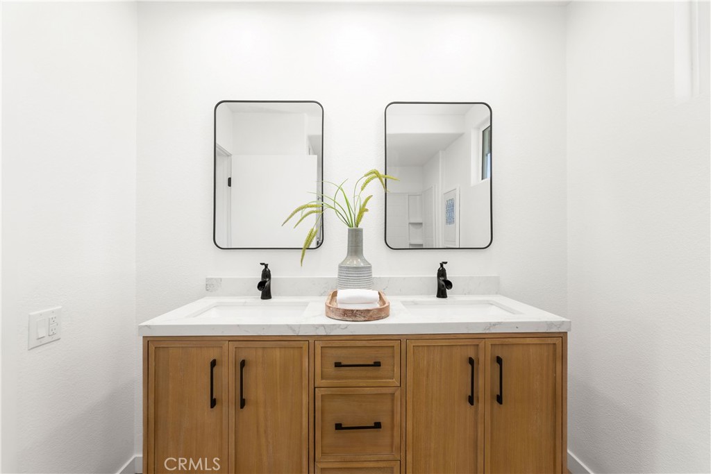 3709 S Olive Street Property Photo 44