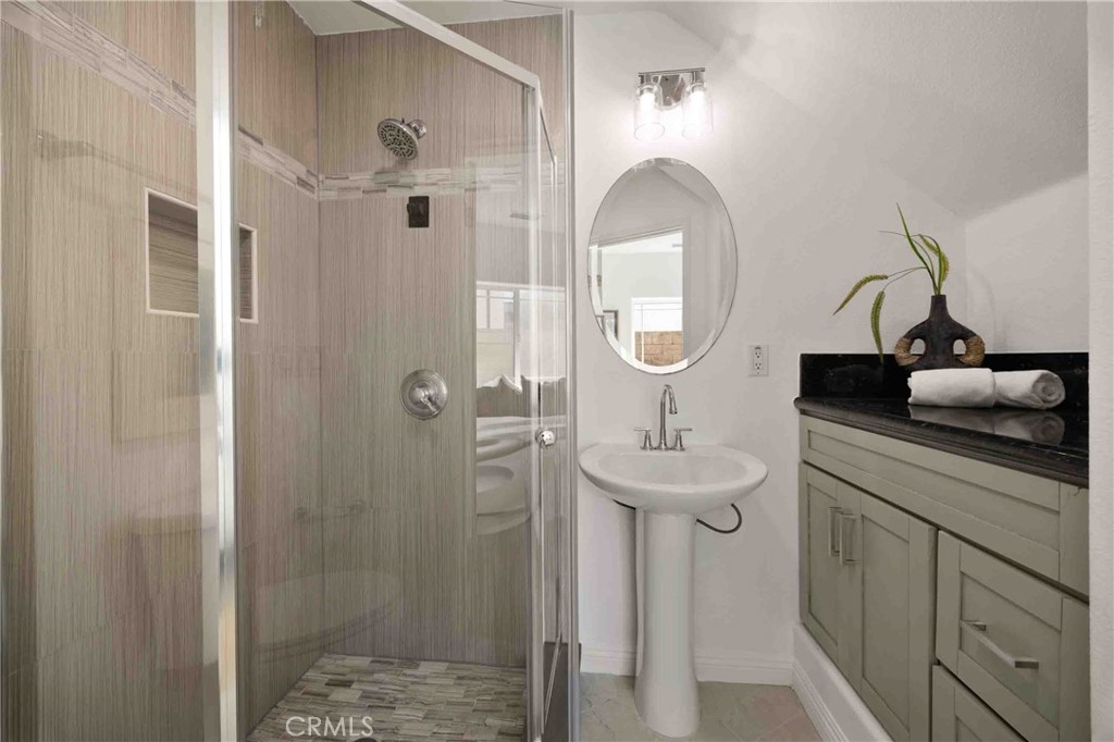8259 Golden Circle Property Photo 5