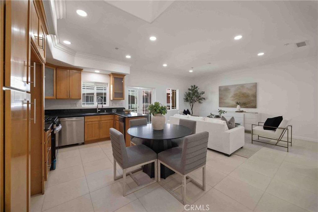 8259 Golden Circle Property Photo 6
