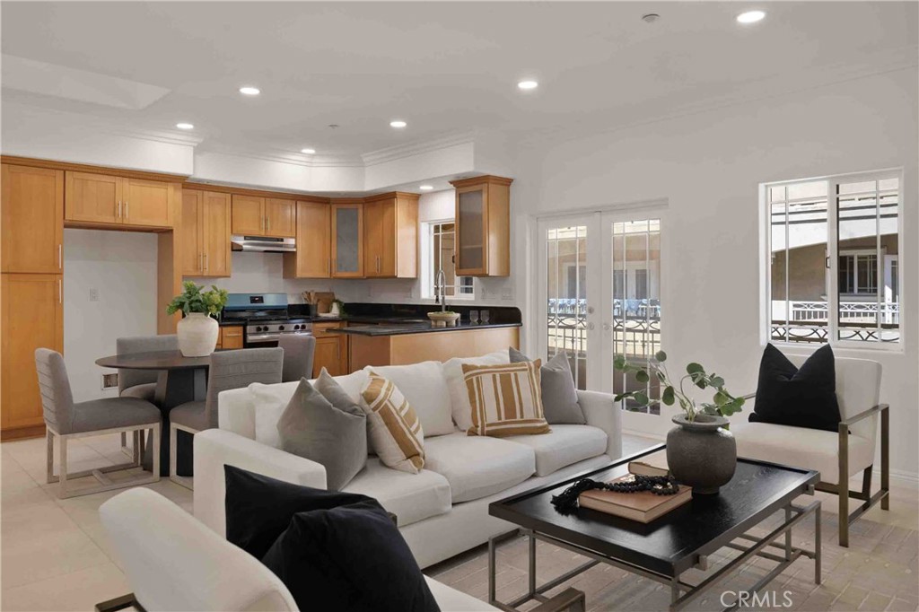 8259 Golden Circle Property Photo 10