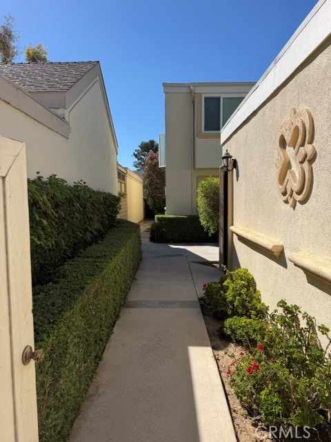 6 Willow Tree Lane Property Photo 1