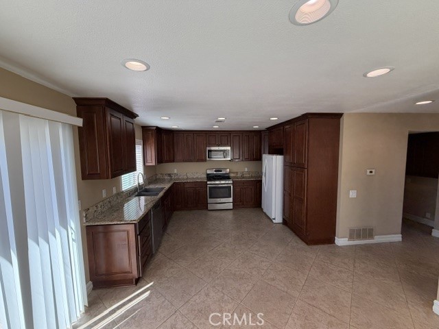 6 Willow Tree Lane Property Photo 8