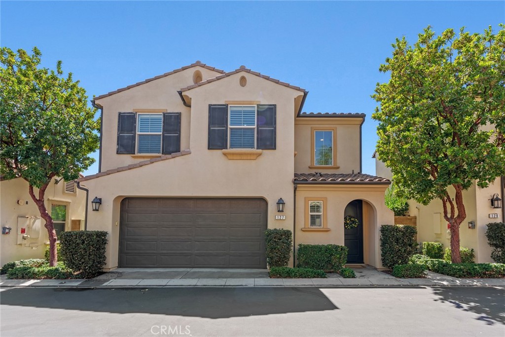 127 Bright Poppy Property Photo 1