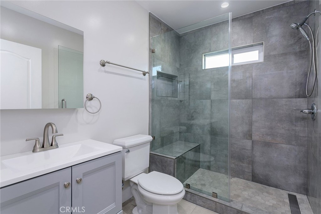 783 E Grand Property Photo 11